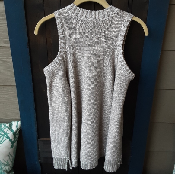 Bcbgamxaria metallic cold shoulder sweater size XS. - Picture 3 of 3